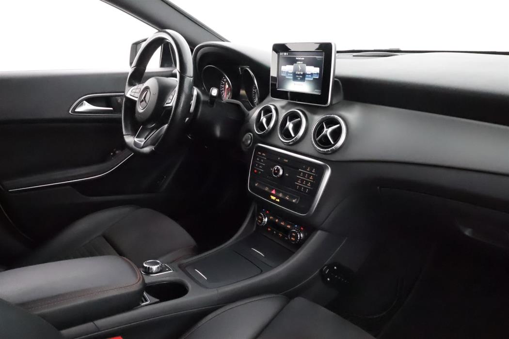 Mercedes-Benz CLA 2015