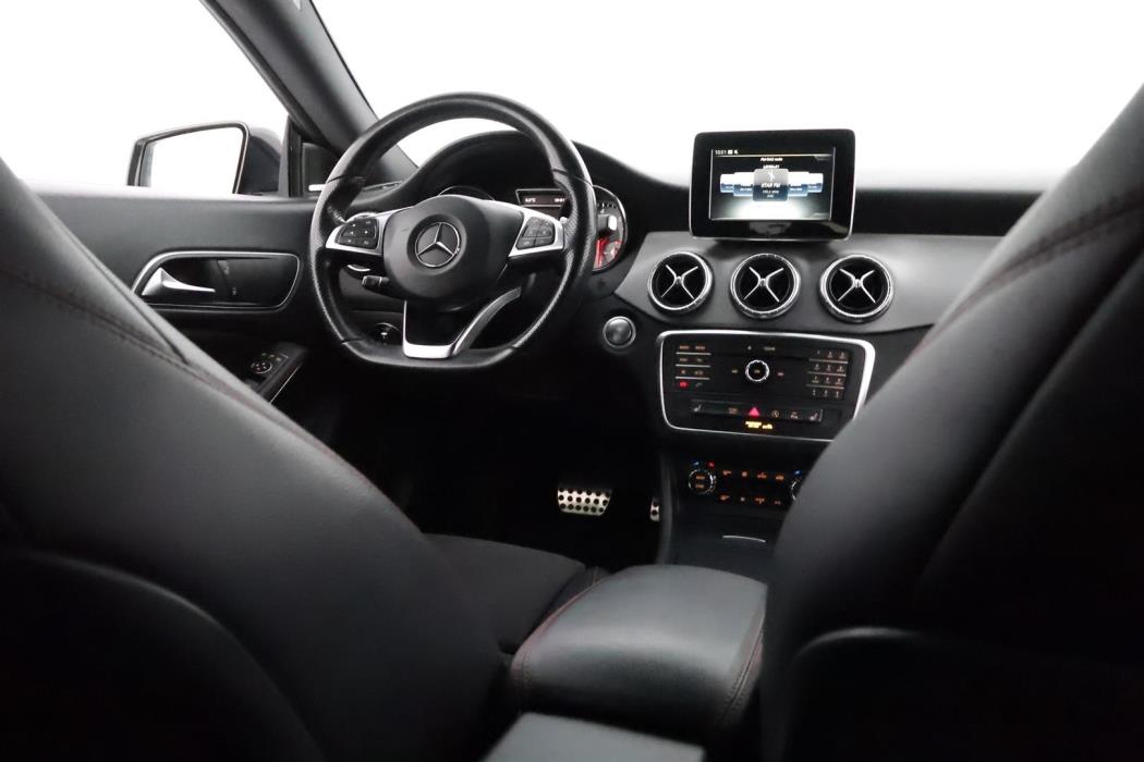 Mercedes-Benz CLA 2015