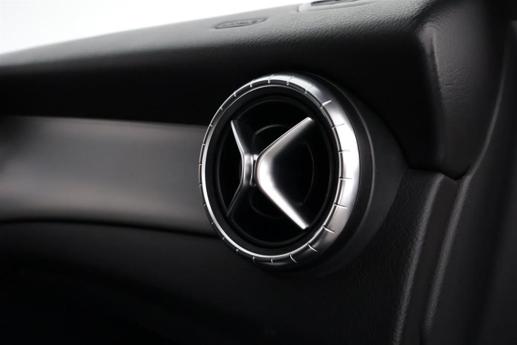 Mercedes-Benz CLA 2015