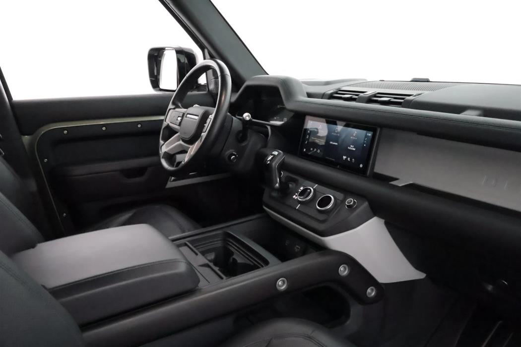 Land Rover Defender 2021