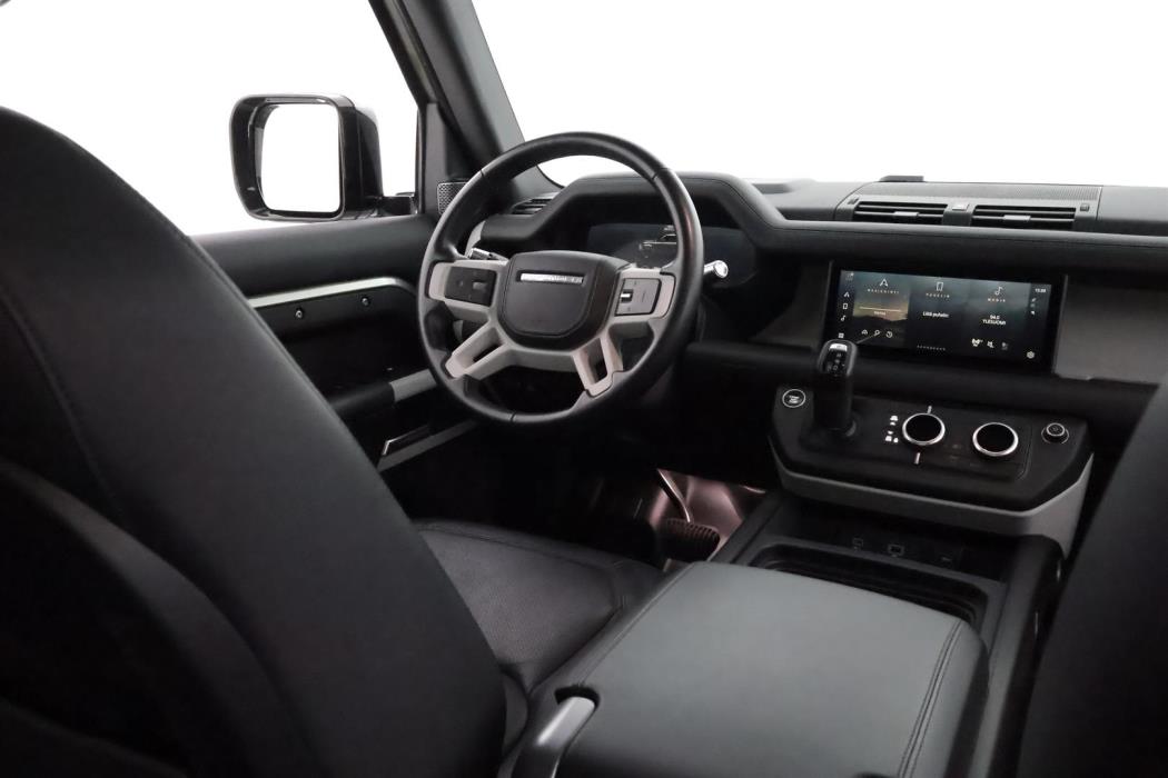 Land Rover Defender 2021