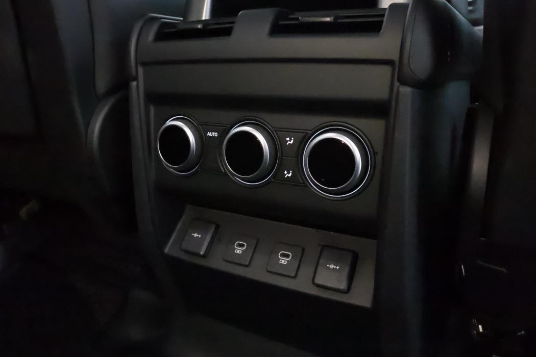 Land Rover Defender 2021