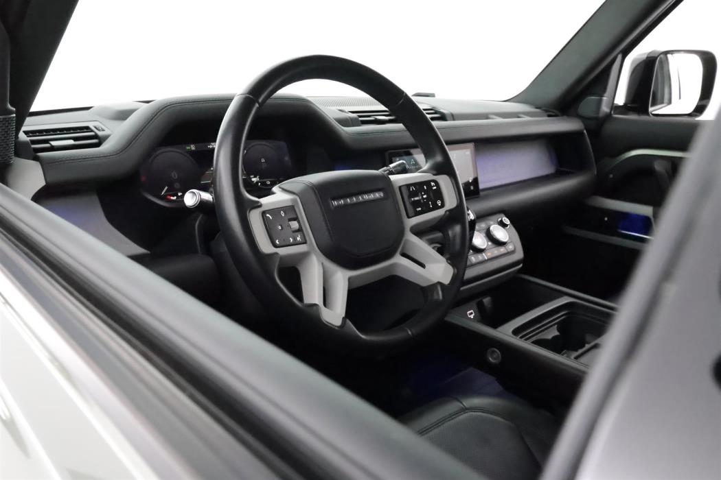 Land Rover Defender 2021