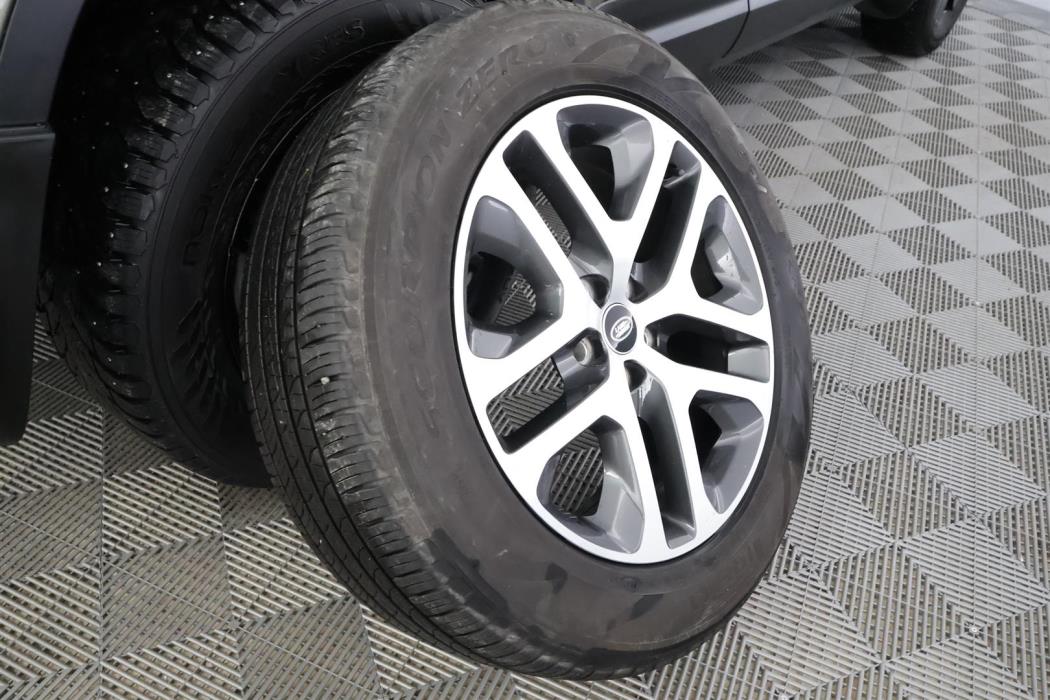 Land Rover Defender 2021