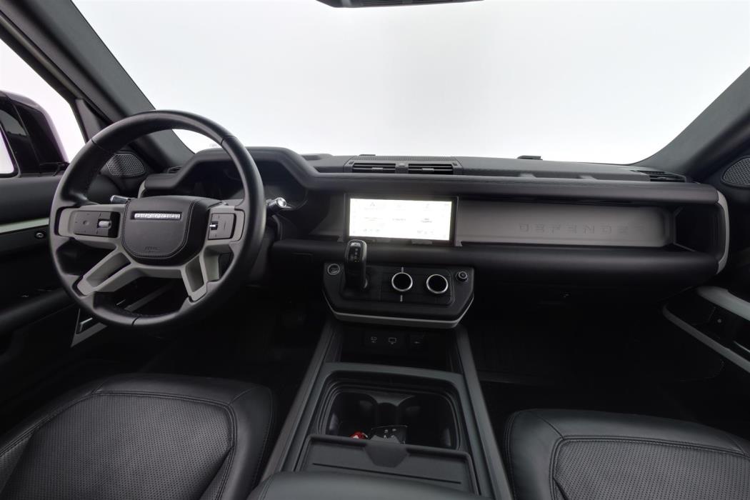 Land Rover Defender 2021