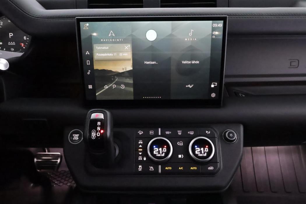 LAND ROVER DEFENDER 2023