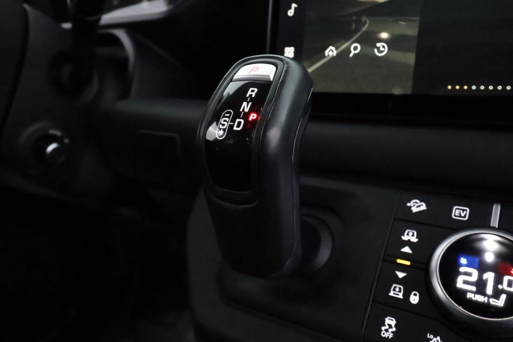 LAND ROVER DEFENDER 2023