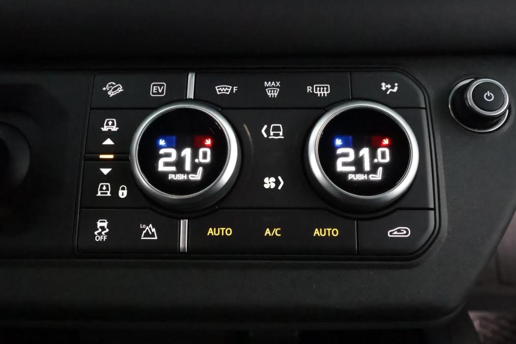 LAND ROVER DEFENDER 2023