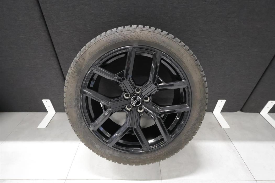 Land Rover Defender 2024