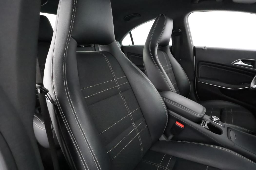 MERCEDES-BENZ CLA 2016