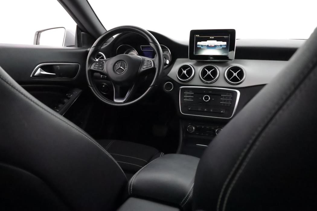 MERCEDES-BENZ CLA 2016