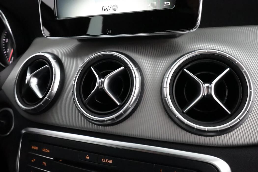 MERCEDES-BENZ CLA 2016