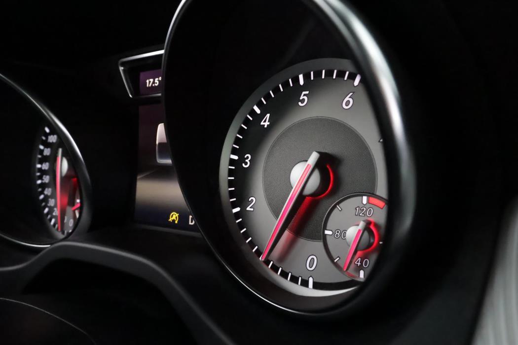 MERCEDES-BENZ CLA 2016