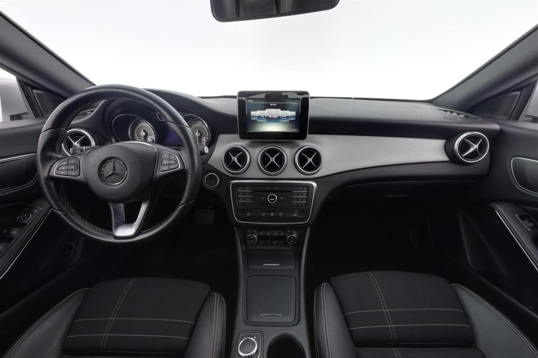 MERCEDES-BENZ CLA 2016
