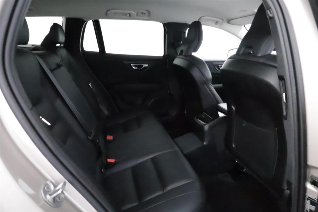 Volvo V60 2024