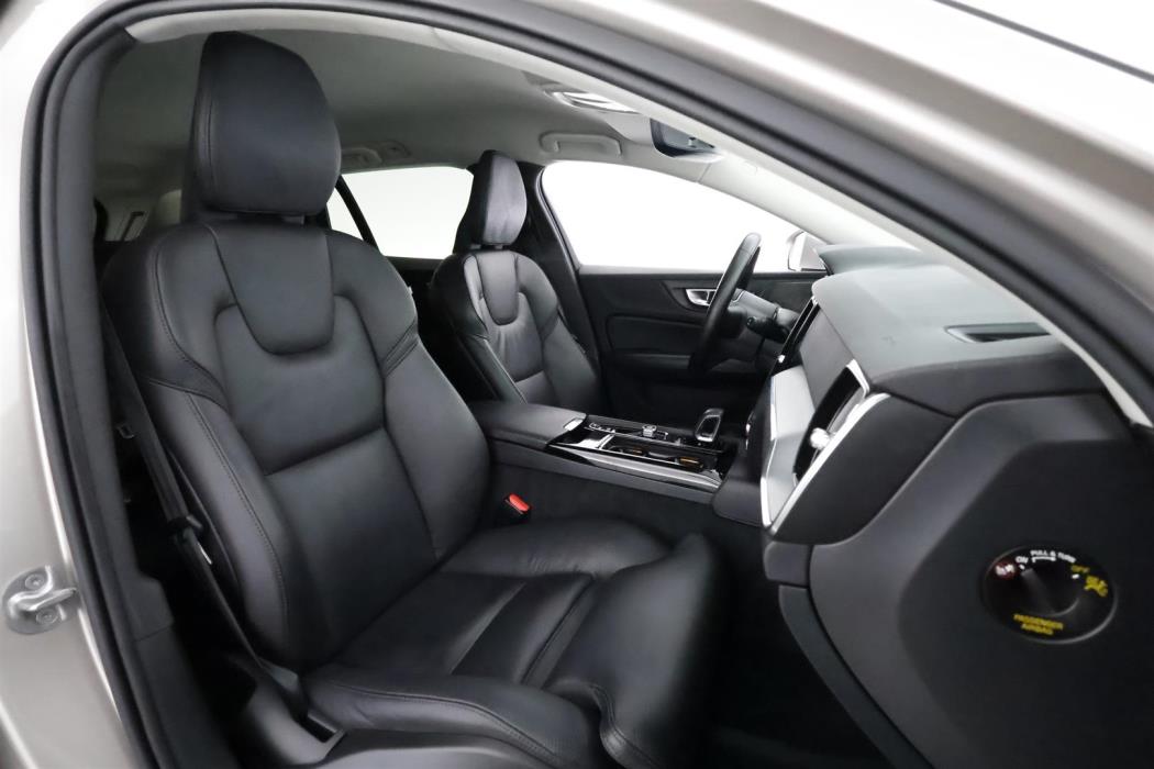 Volvo V60 2024