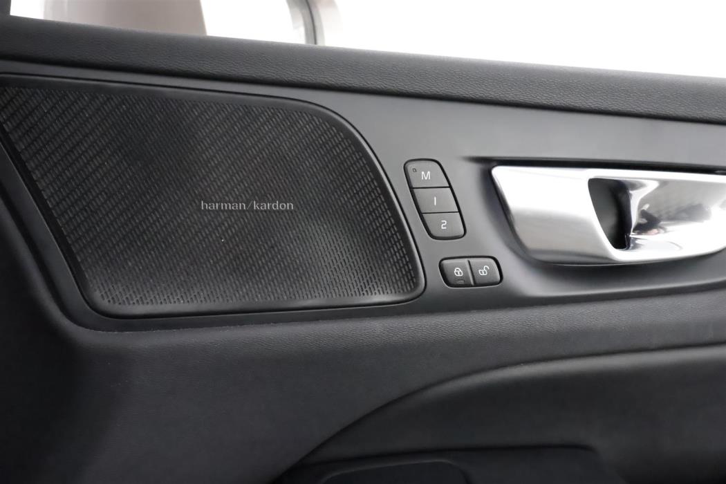 Volvo V60 2024