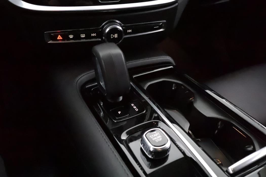 Volvo V60 2024