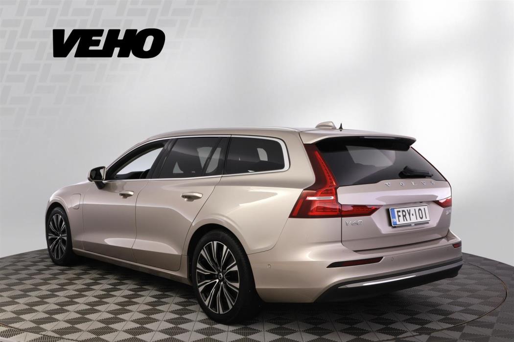 Volvo V60 2024