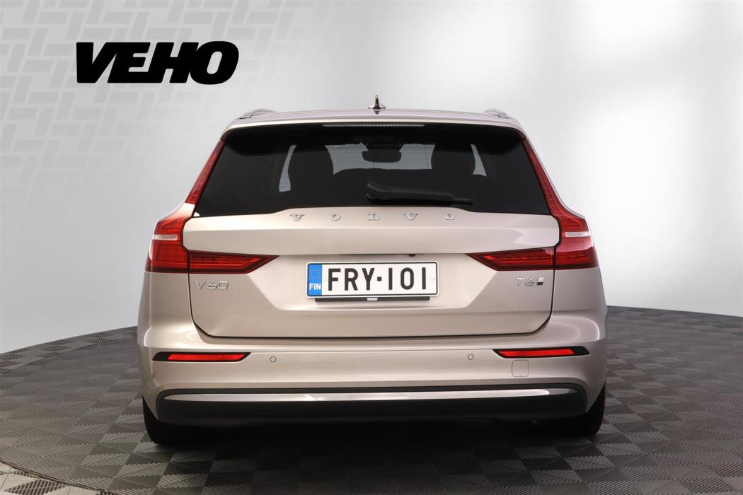 Volvo V60 2024
