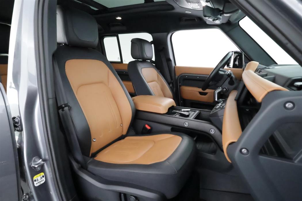 Land Rover Defender 2022