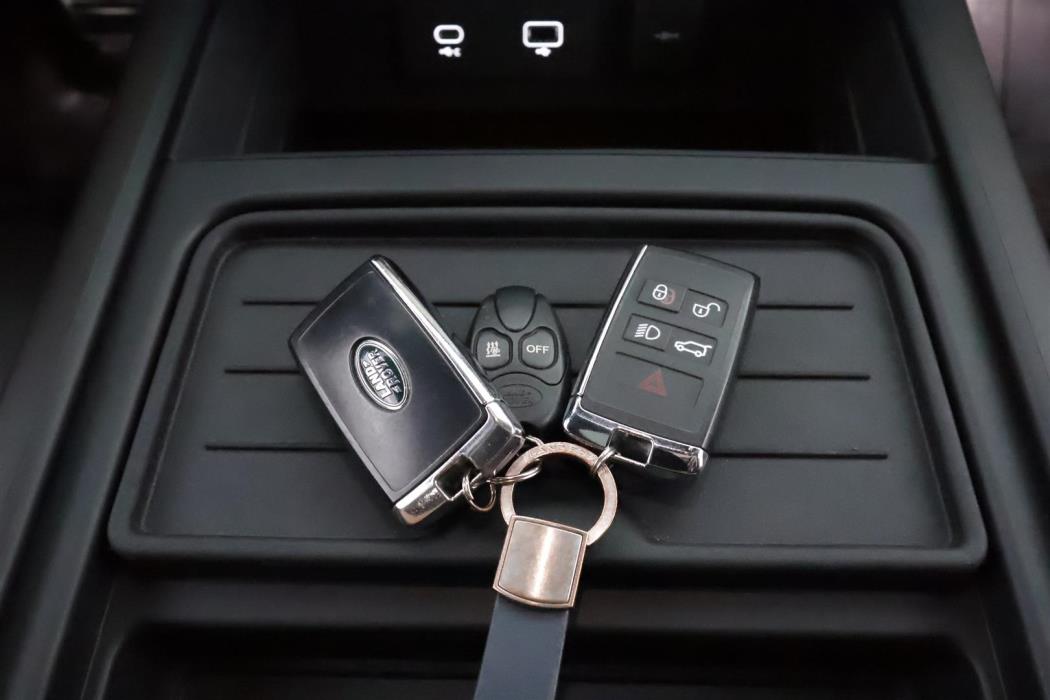 Land Rover Defender 2022