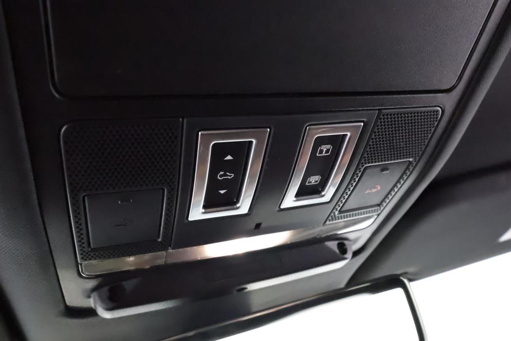 Land Rover Defender 2022