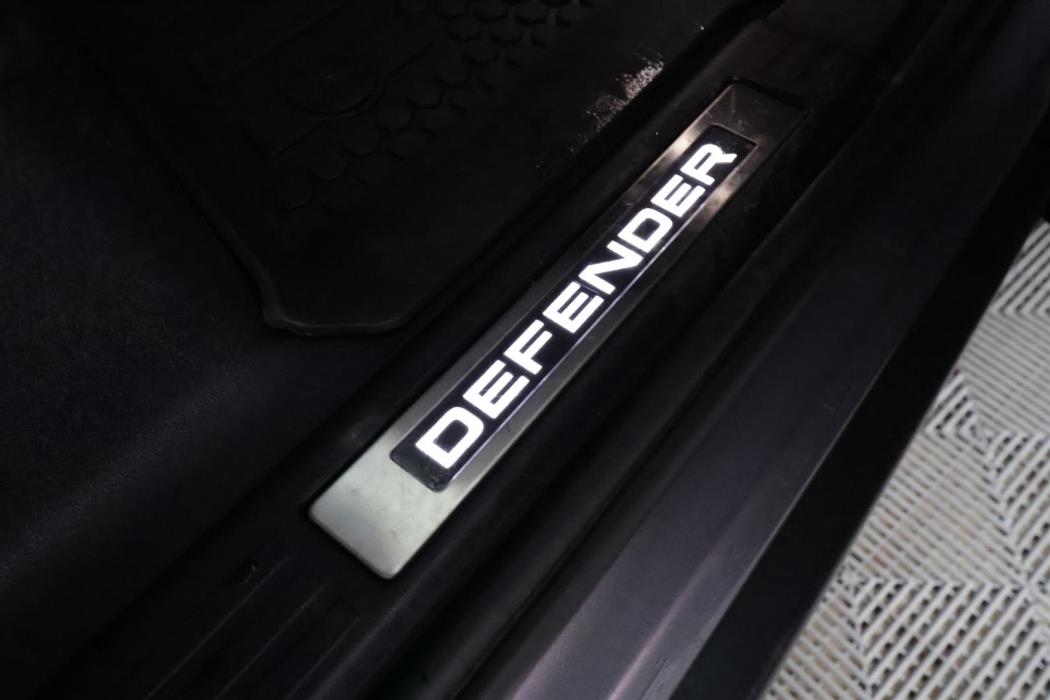 Land Rover Defender 2022