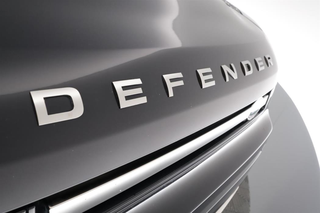 Land Rover Defender 2022