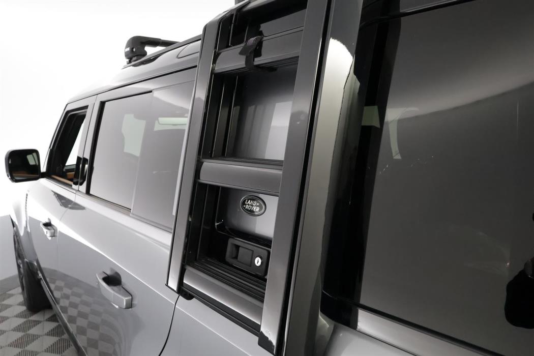 Land Rover Defender 2022