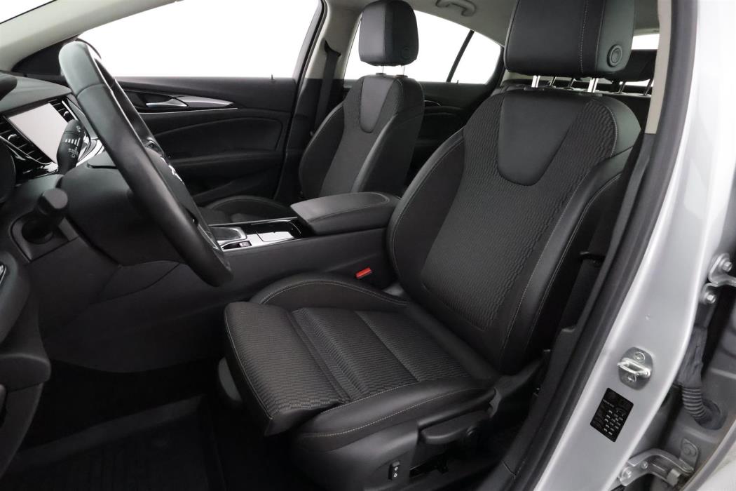 Opel Insignia 2021