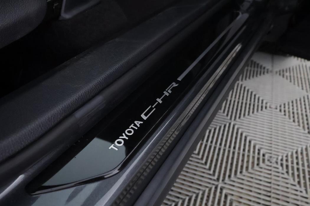 TOYOTA C-HR 2025