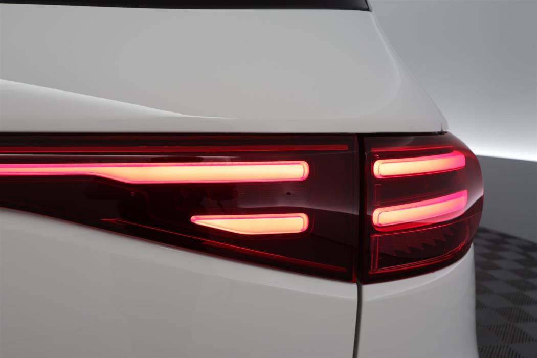 Mercedes-Benz EQB 2025