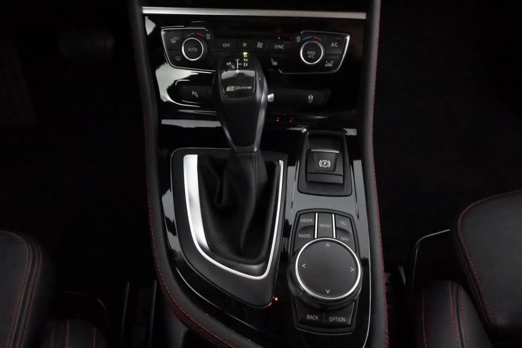 BMW 225 2016