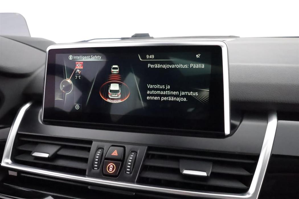 BMW 225 2016