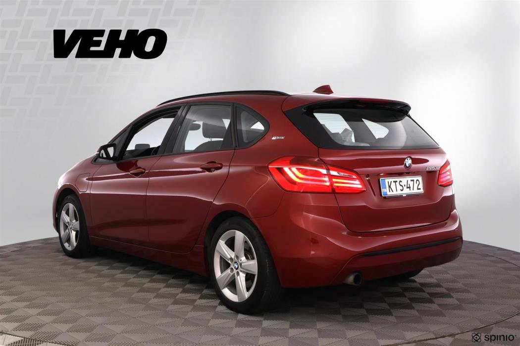 BMW 225 2016