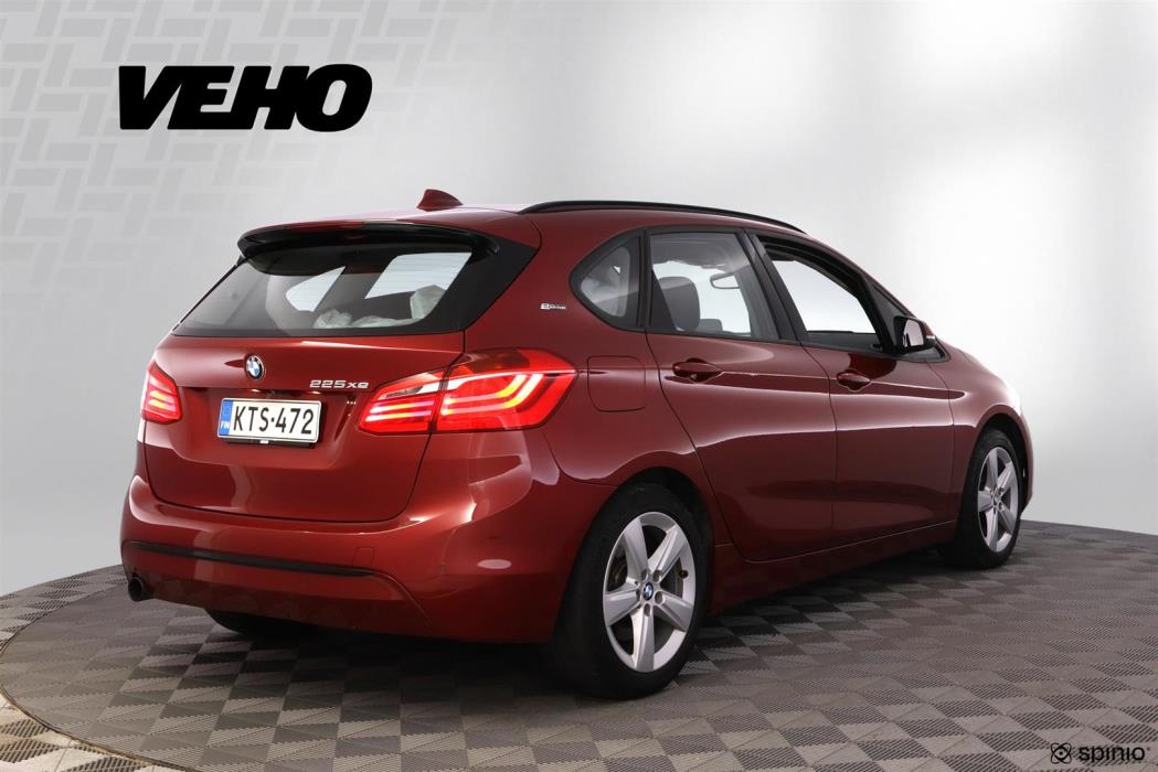 BMW 225 2016