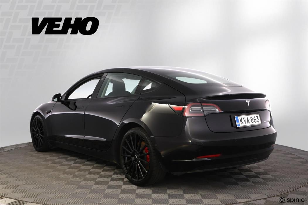 Tesla Model 3 2022