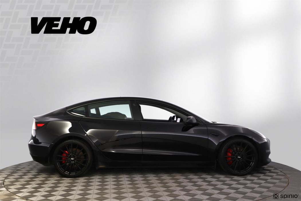 Tesla Model 3 2022