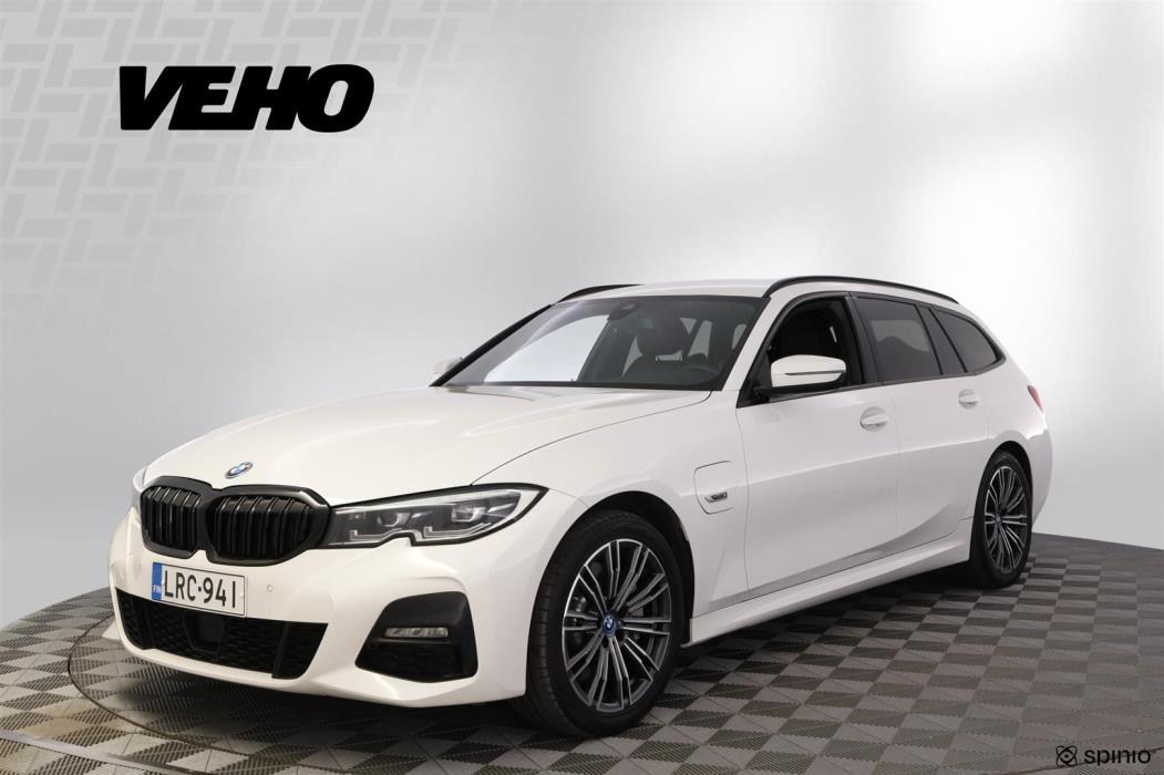 BMW 330 2022