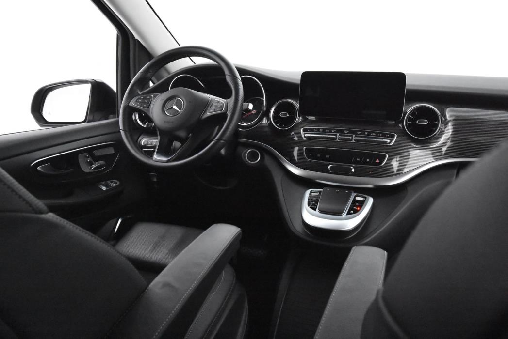 MERCEDES-BENZ V 2022