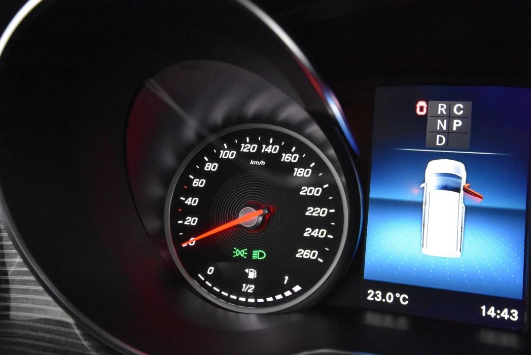 MERCEDES-BENZ V 2022