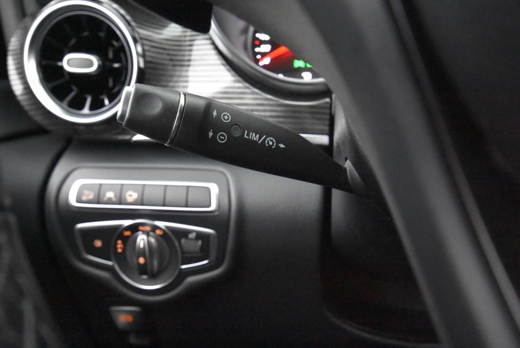 MERCEDES-BENZ V 2022