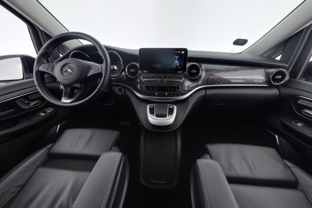 MERCEDES-BENZ V 2022