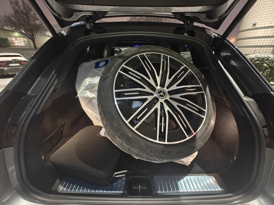 Mercedes-Benz EQE SUV 2023