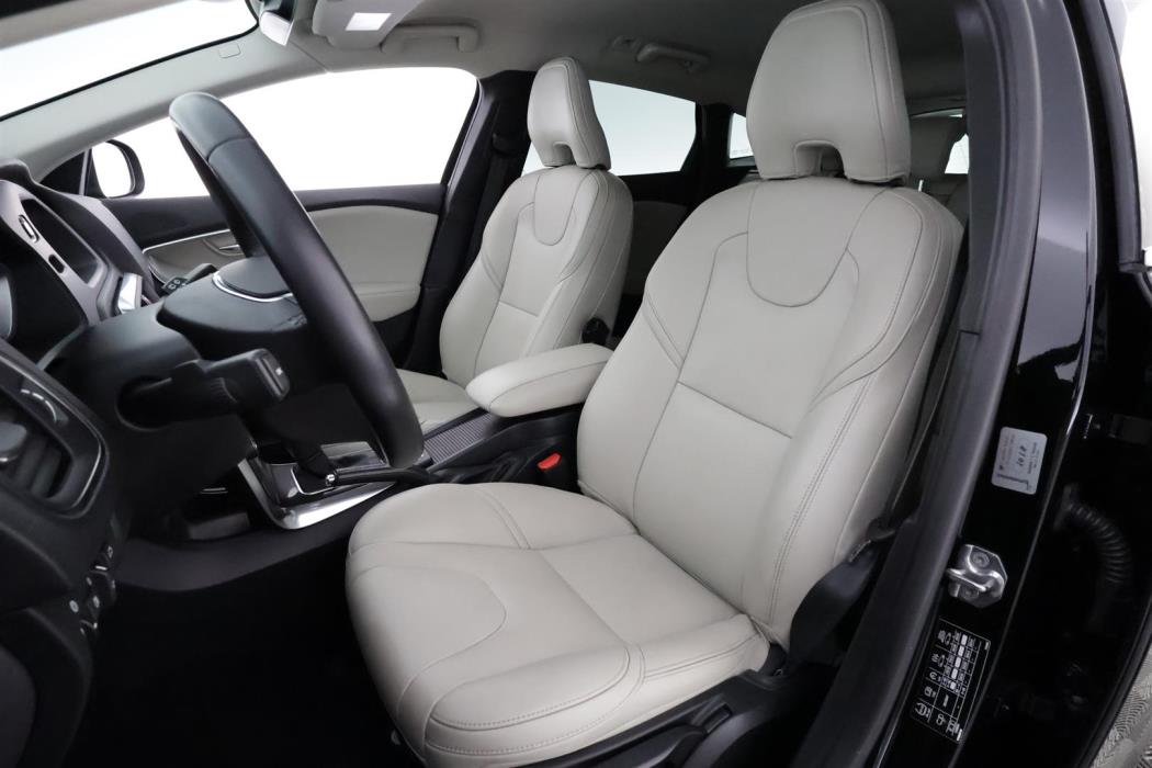 Volvo V40 2017