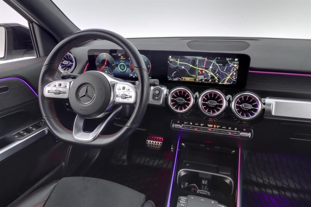 MERCEDES-BENZ GLB 2023