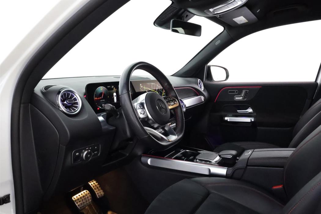 MERCEDES-BENZ GLB 2023