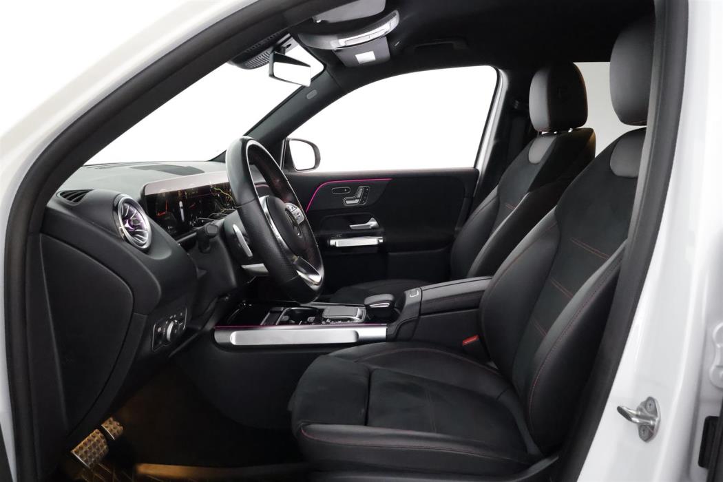 MERCEDES-BENZ GLB 2023