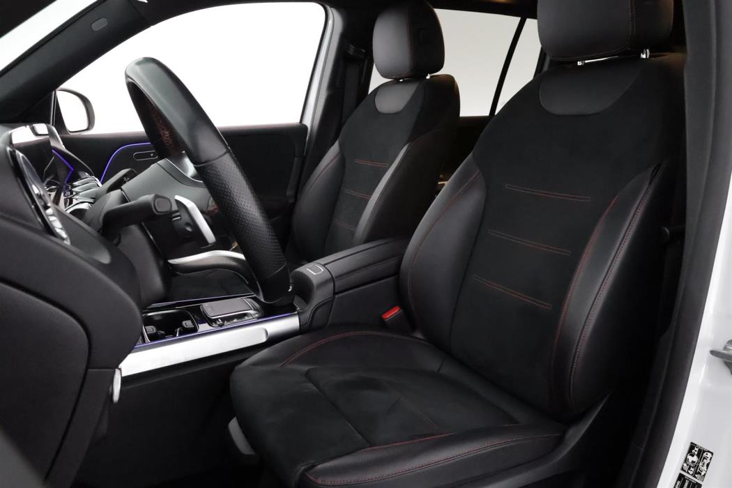 MERCEDES-BENZ GLB 2023